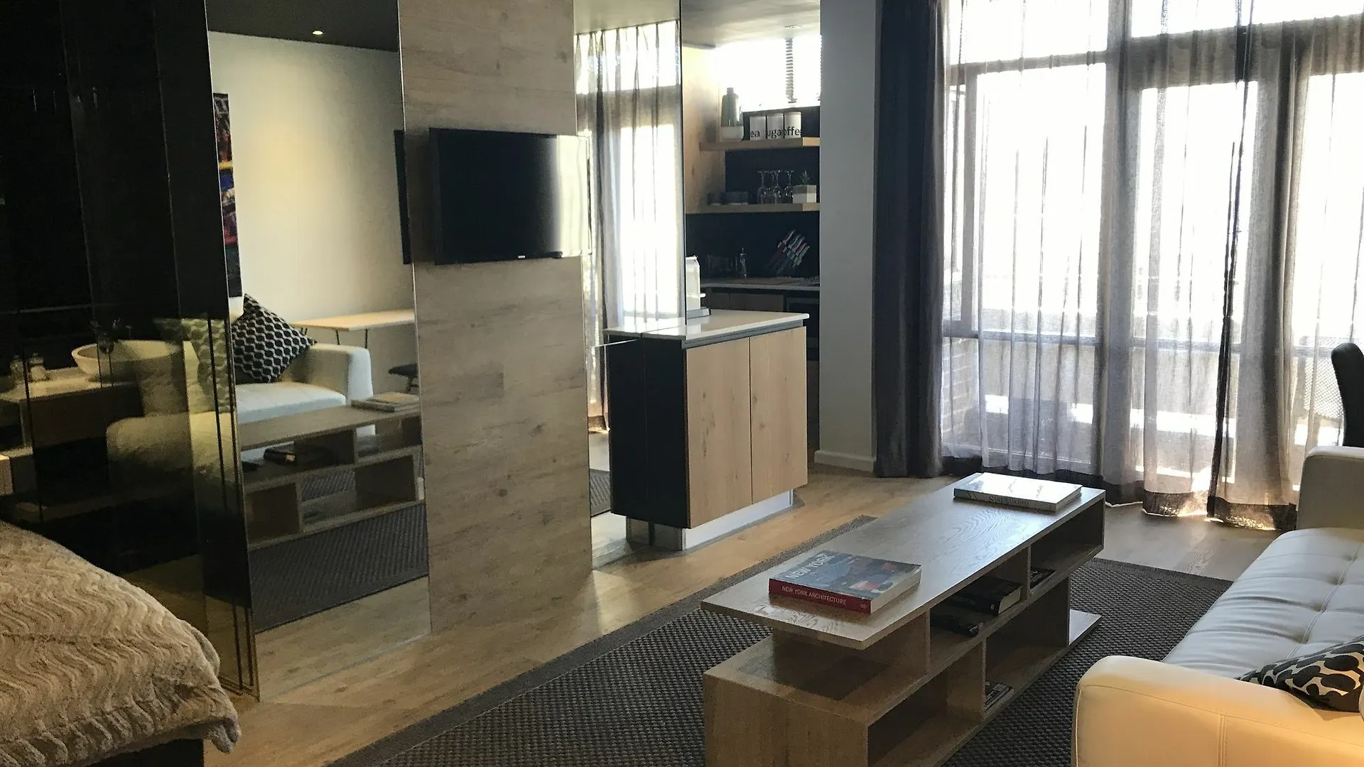 Manhattan Style Studio In Cape Town Cbd contacts
